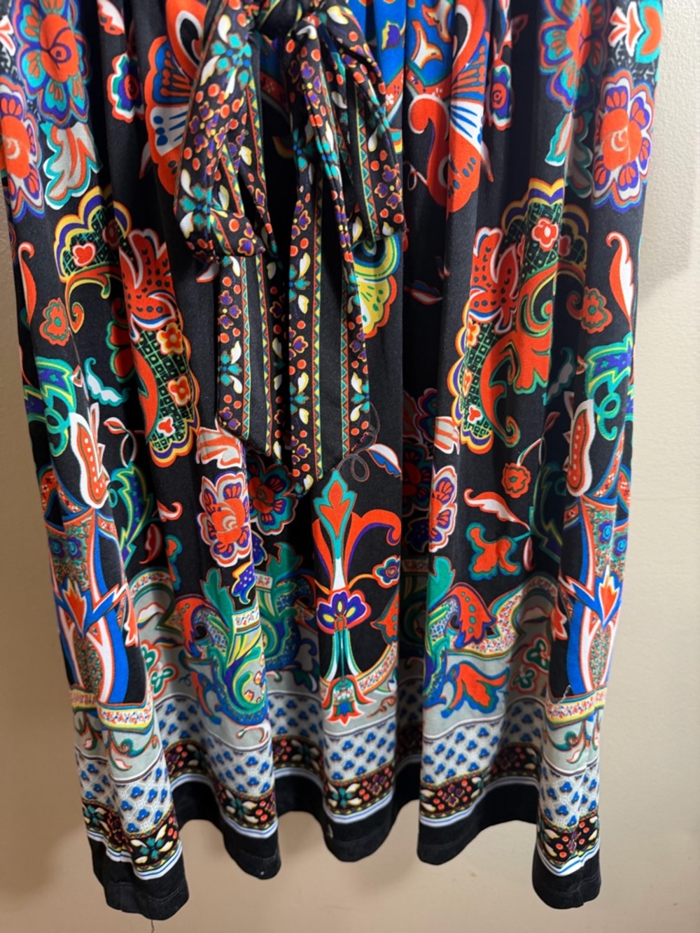 ECI New York Boho Paisley Dress Size M V Neck Tie Waist Border Print 3/4 Sleeve - Picture 6 of 7